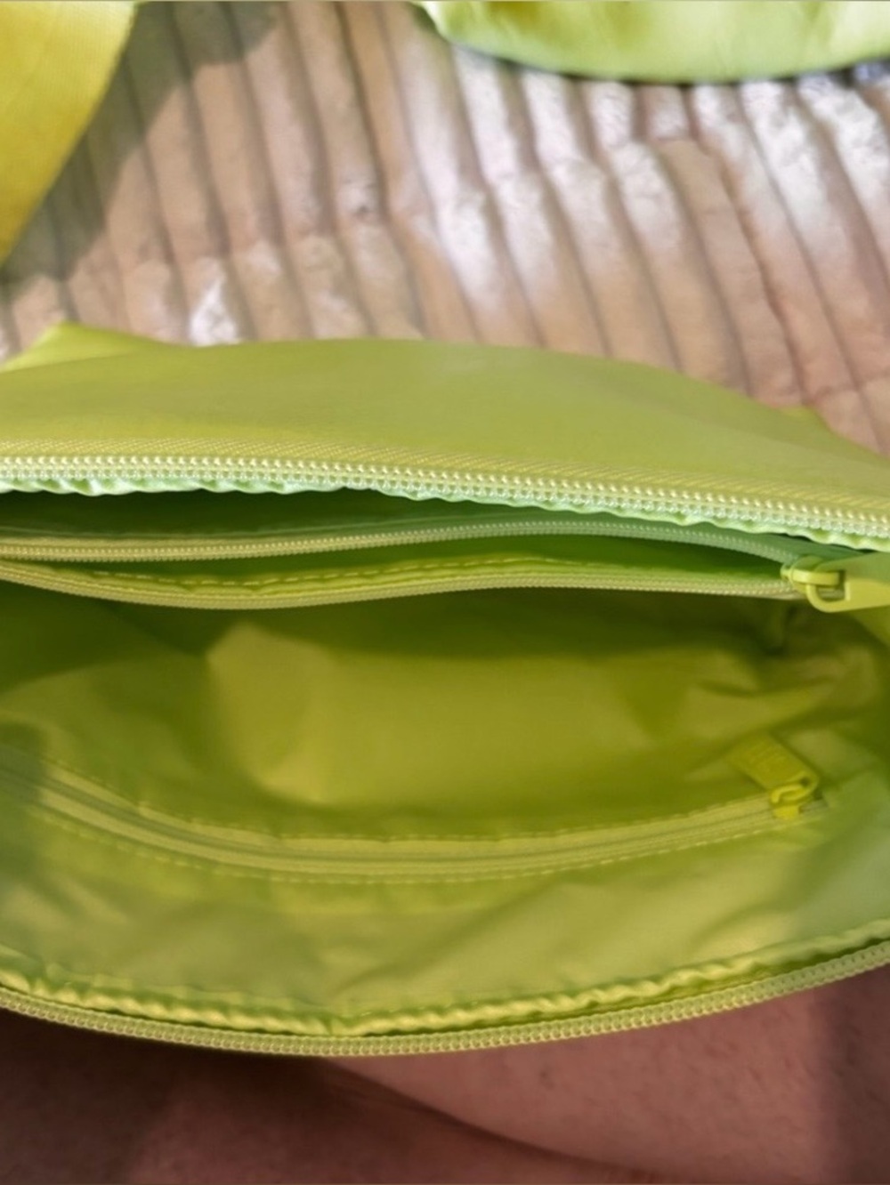 2 Beis Lime Green Make up bags - Picture 2 of 3